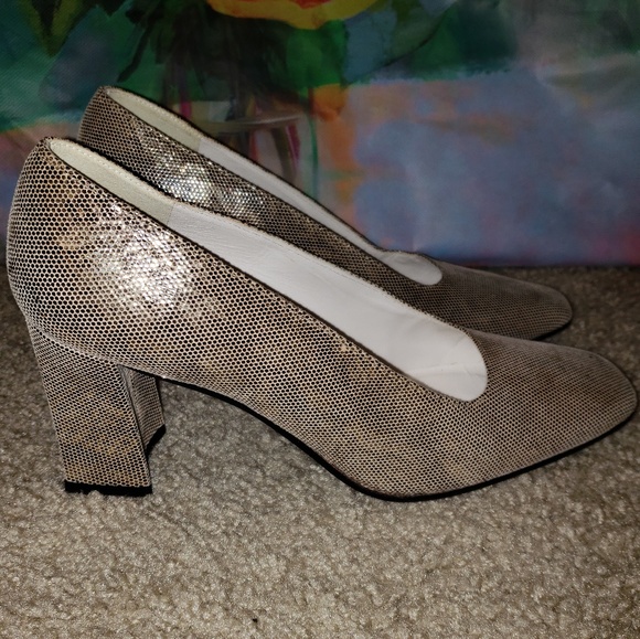 Stuart Weitzman heels - Picture 1 of 7